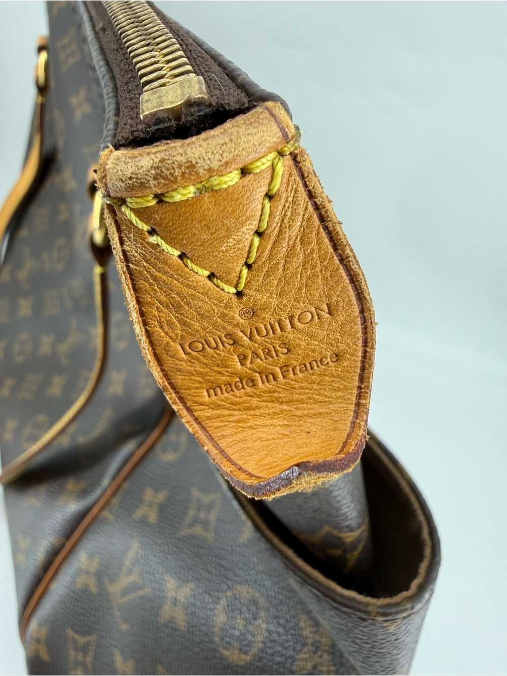 Louis Vuitton Totally Monogram Canvas Shoulder Tote - Picture 4 of 13